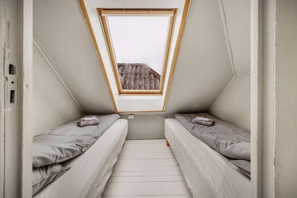 Dinbnb Homes I 4-Bedroom Historical House In Romantic Surroundings Bergen Exterior foto